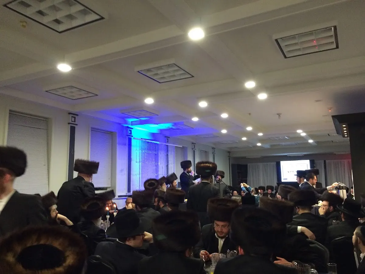 Khal Bris Avrom Zlozitz — photo 8