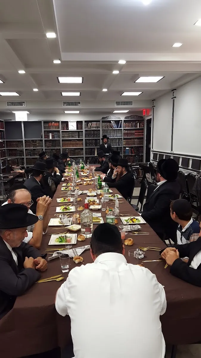 Khal Bris Avrom Zlozitz — photo 9