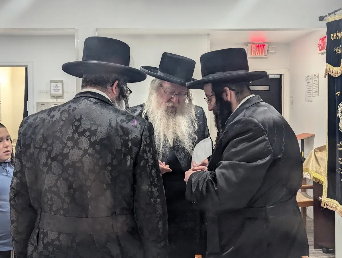 ' Khal Chasidim Casa Grande — photo 10