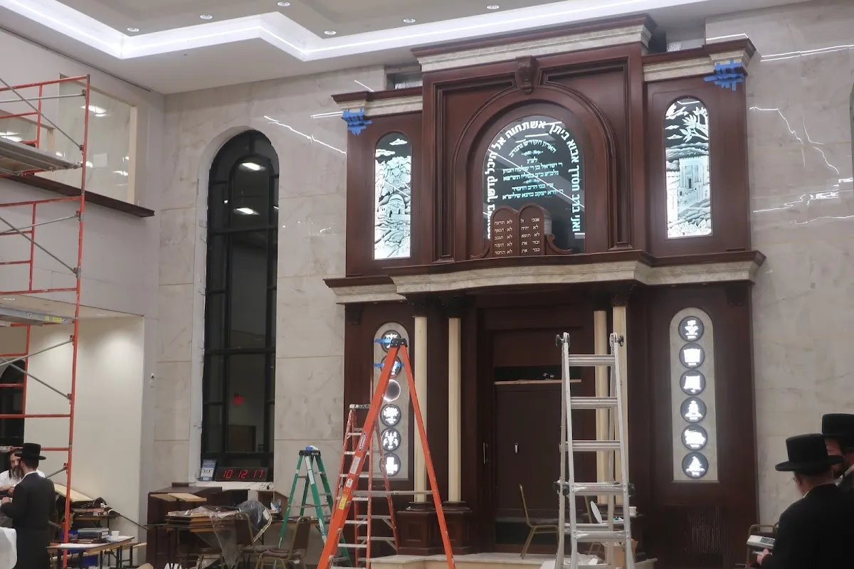 Khal Tzemach Tzadik Viznitz — photo 4