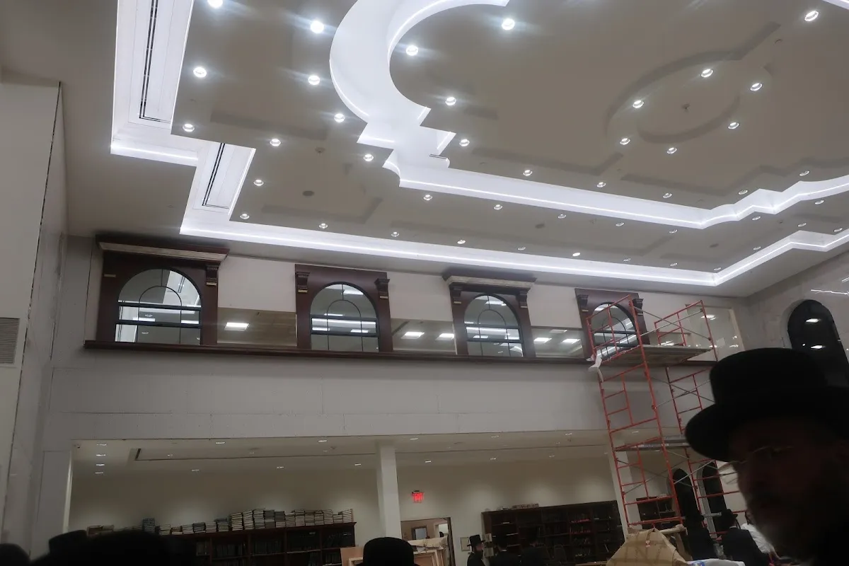 Khal Tzemach Tzadik Viznitz — photo 10
