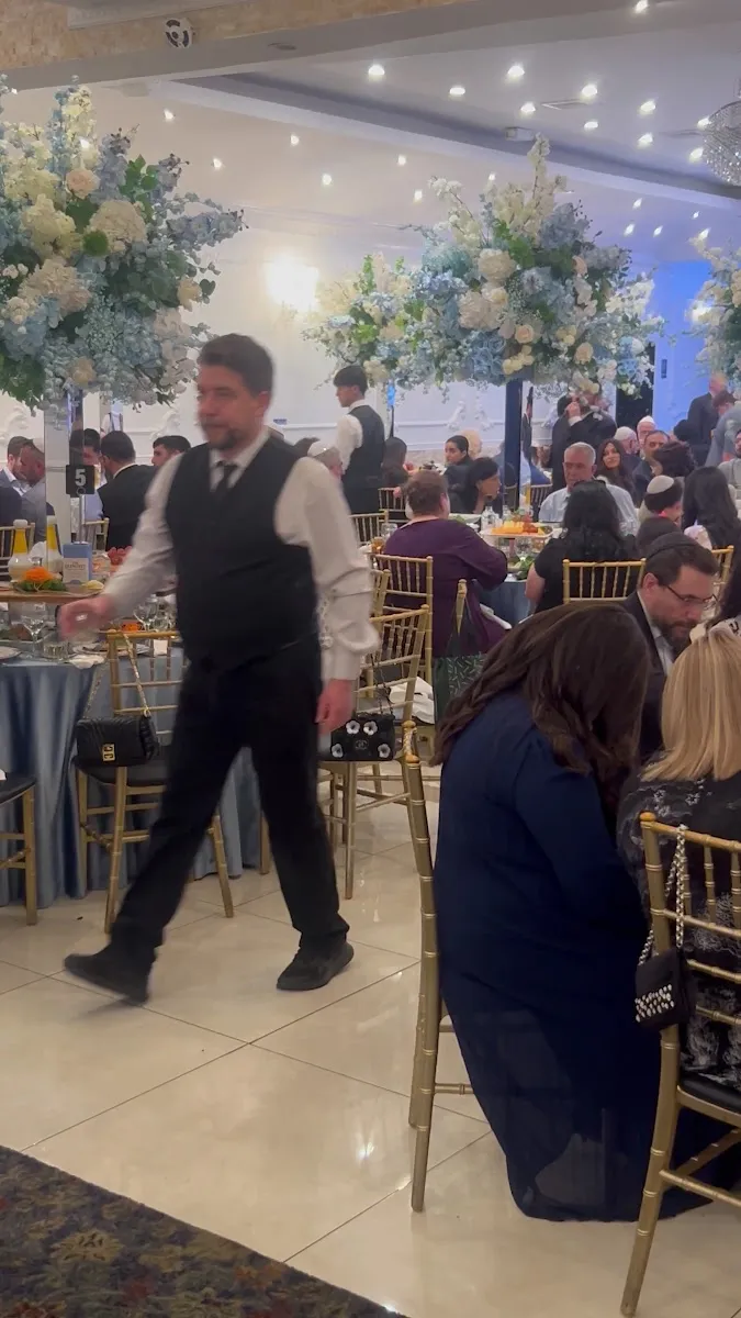 King Solomon Palace Glatt Kosher Restaurant — photo 7
