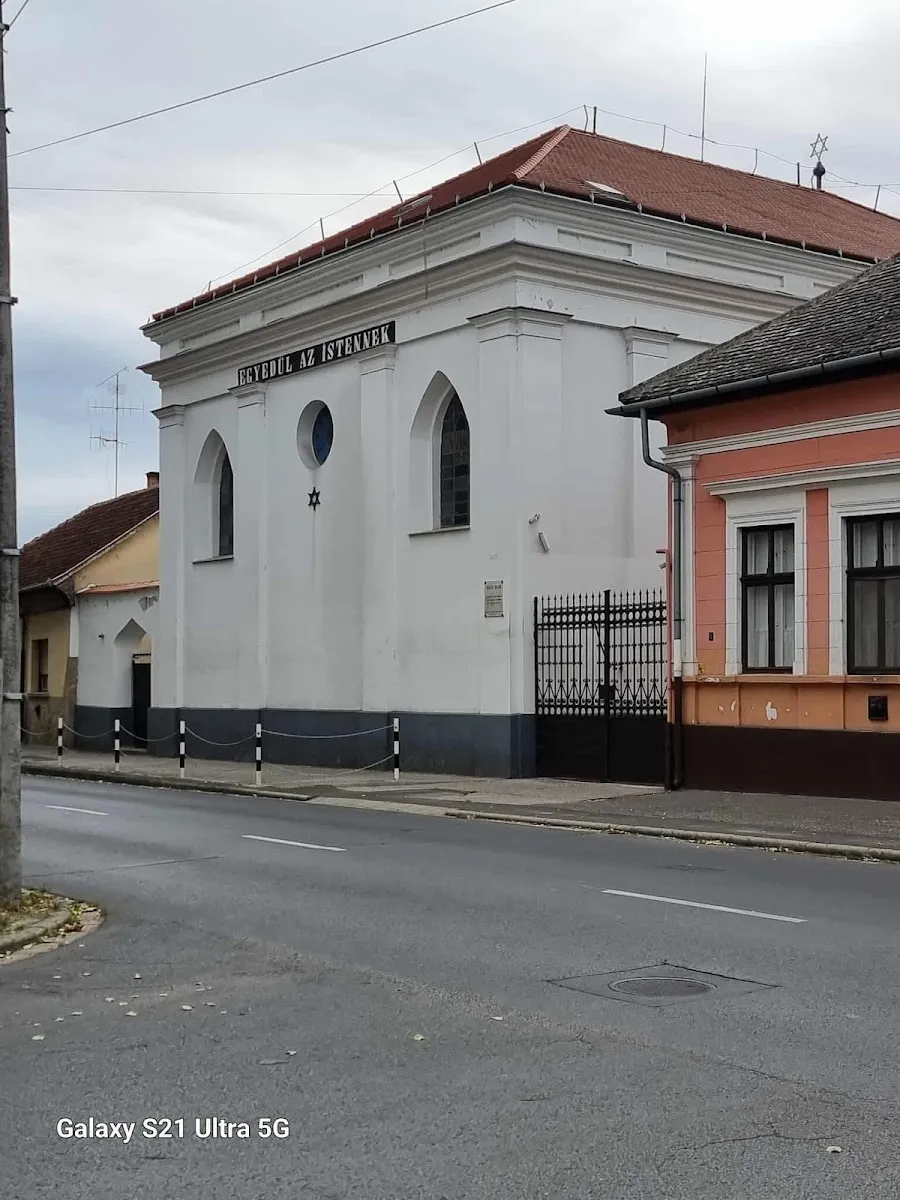 Kiskunhalasi Zsinagóga — photo 3