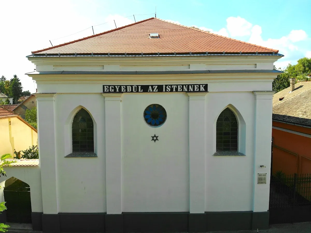 Kiskunhalasi Zsinagóga — photo 5