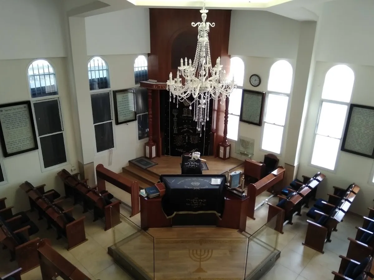 Kol Yisrael Chaverim Synagogue — foto 2