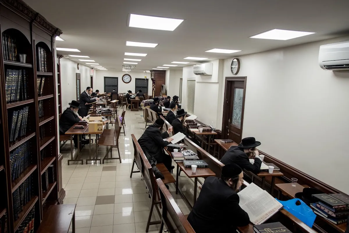Kollel Chatzot Williamsburg