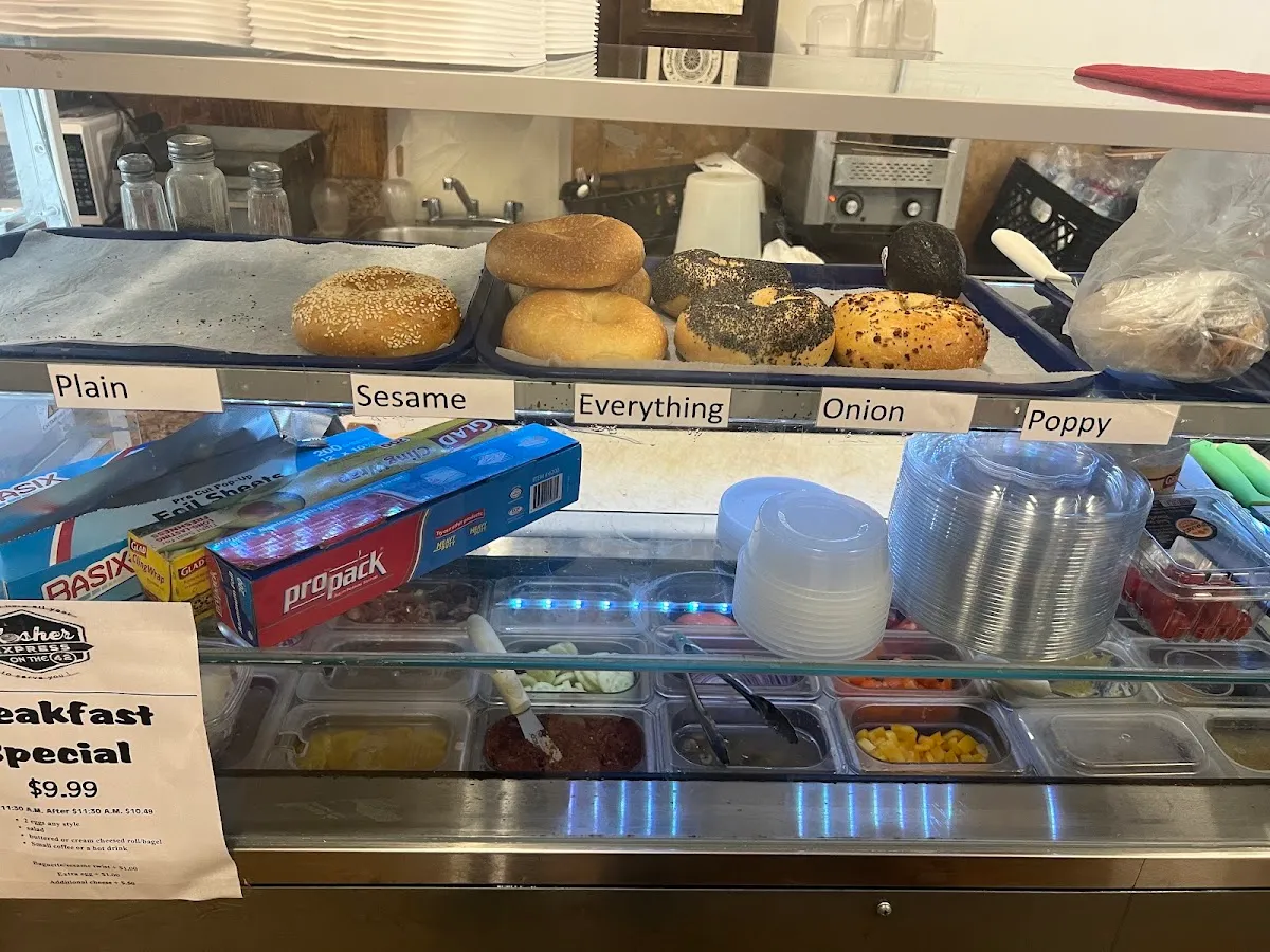 Kosher Express on the 42 — foto 5
