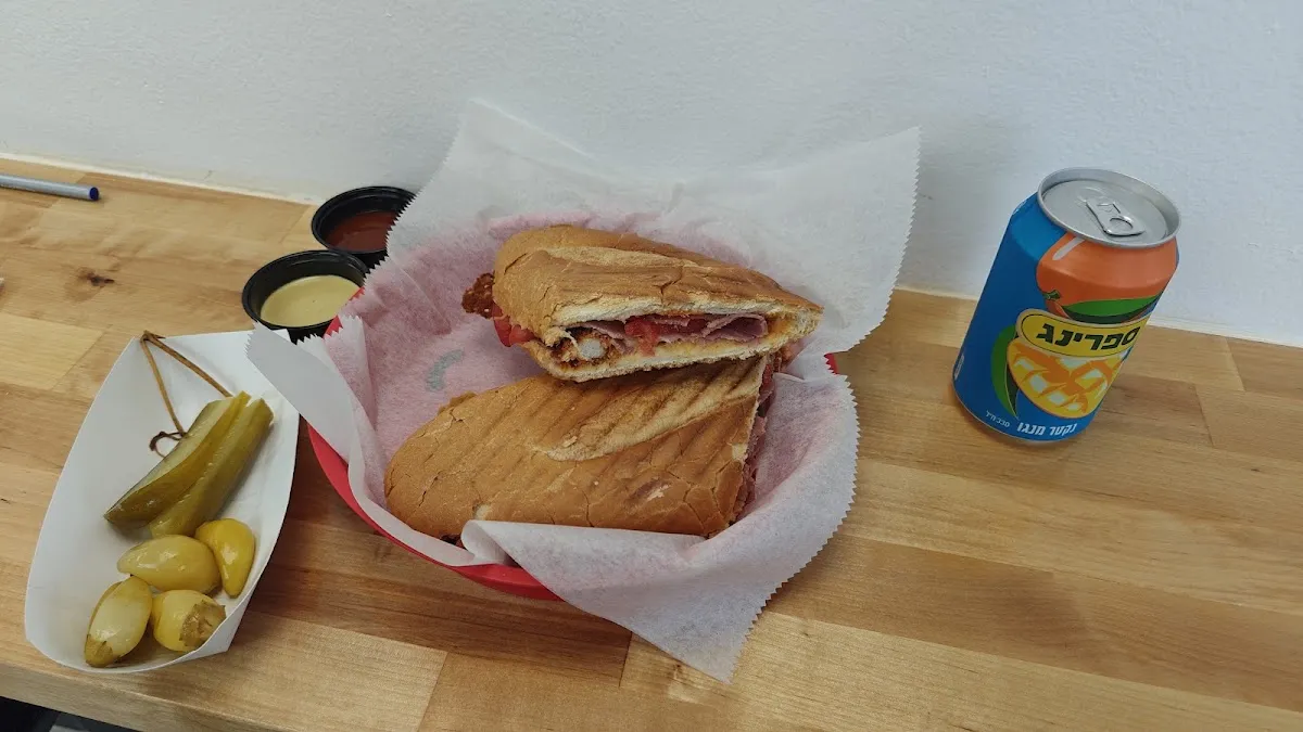 Kosher Sandwich Bar — foto 3