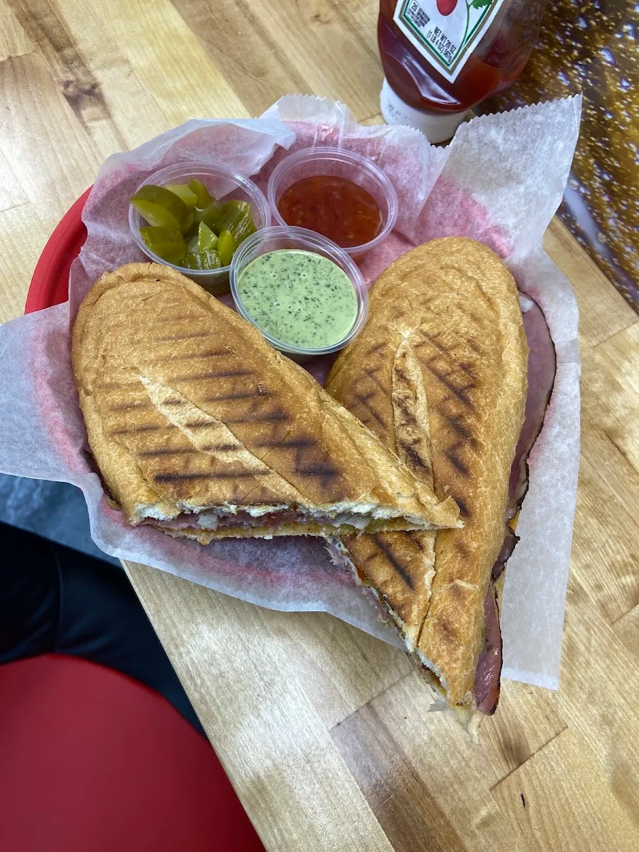 Kosher Sandwich Bar — foto 4