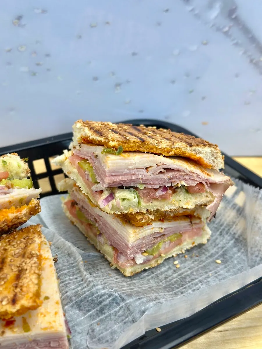 Kosher Sandwich Bar — foto 10