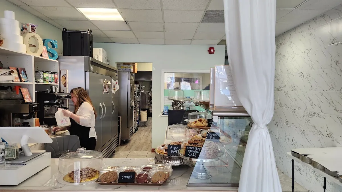 Krisota's Cake Shop — photo 7