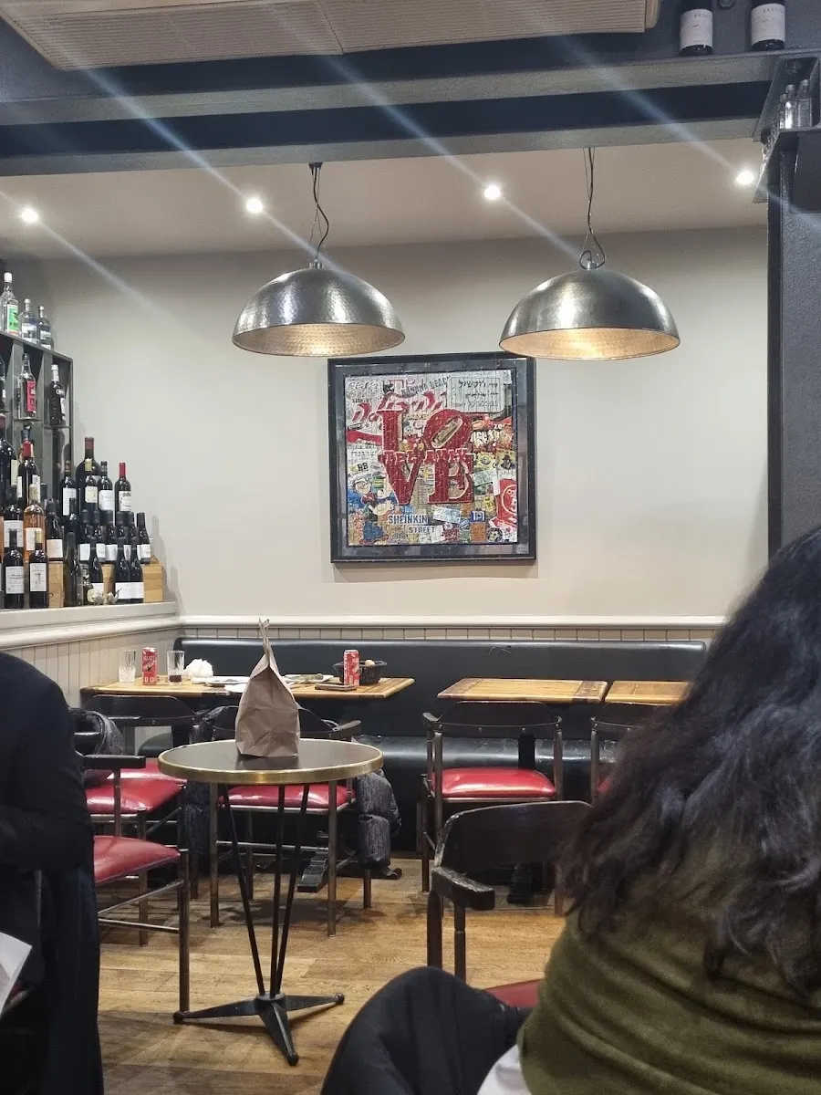 L'Aile ou la Cuisse — foto 4
