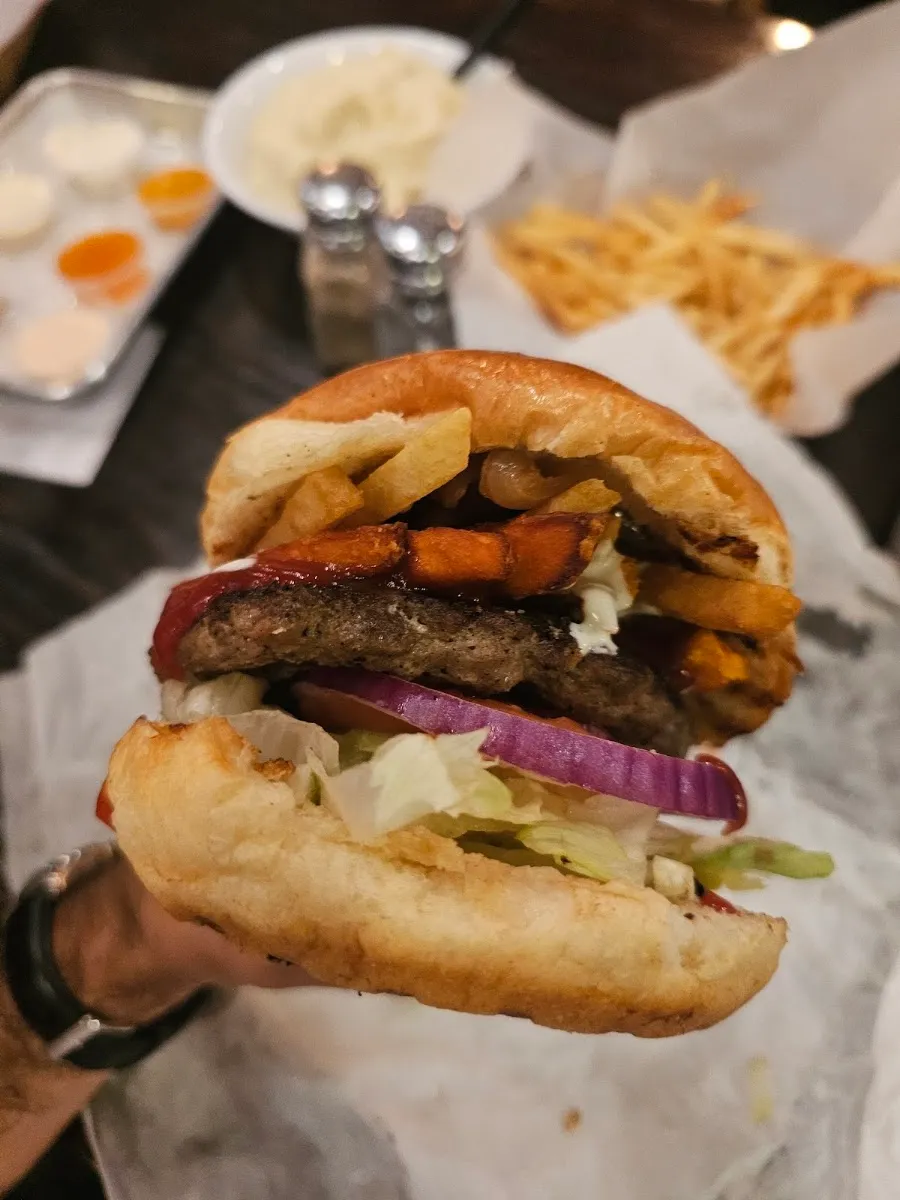 LA Burger Bar — photo 5