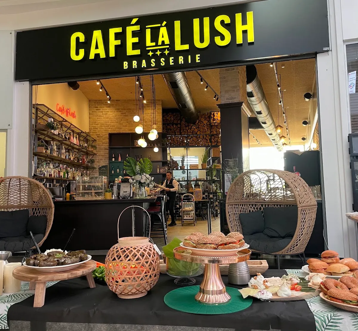 La Lush Brasserie — photo 6