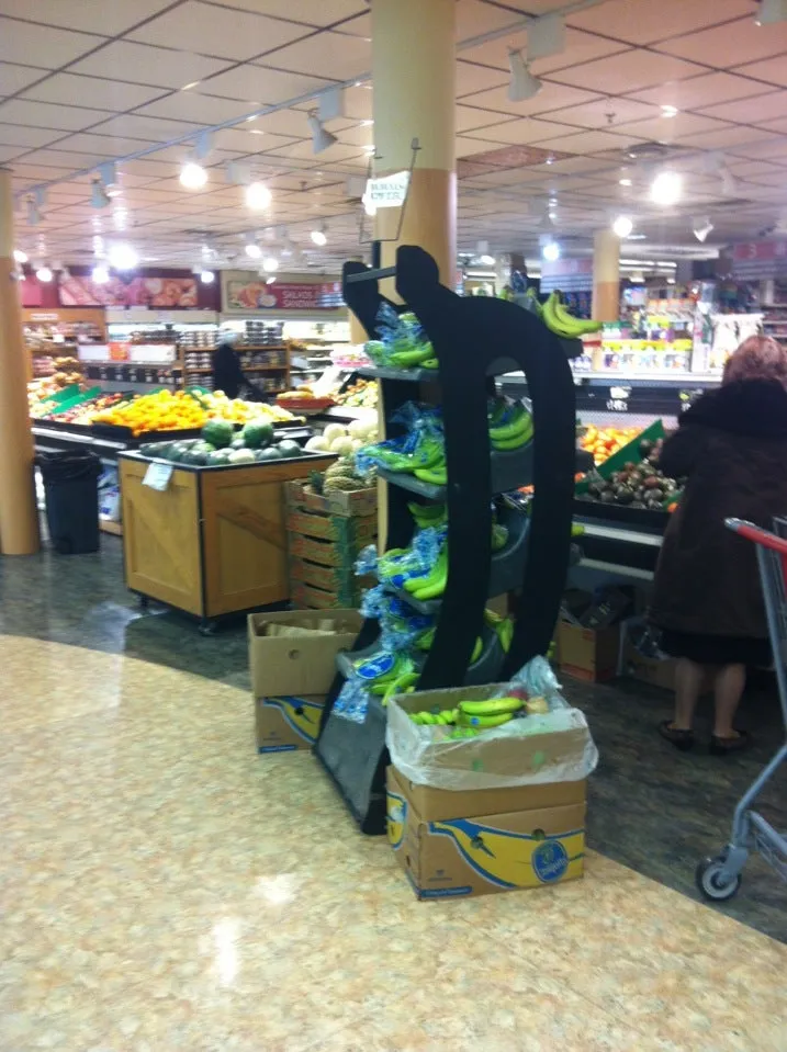 Landau's Supermarket — photo 9