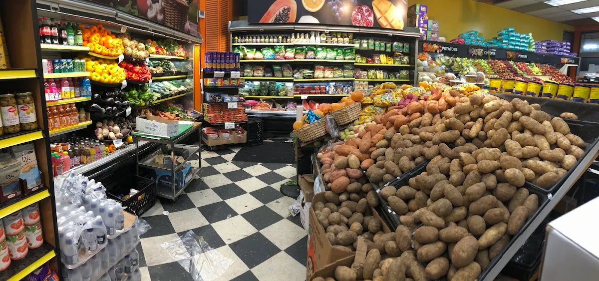Landau's Supermarket — photo 3