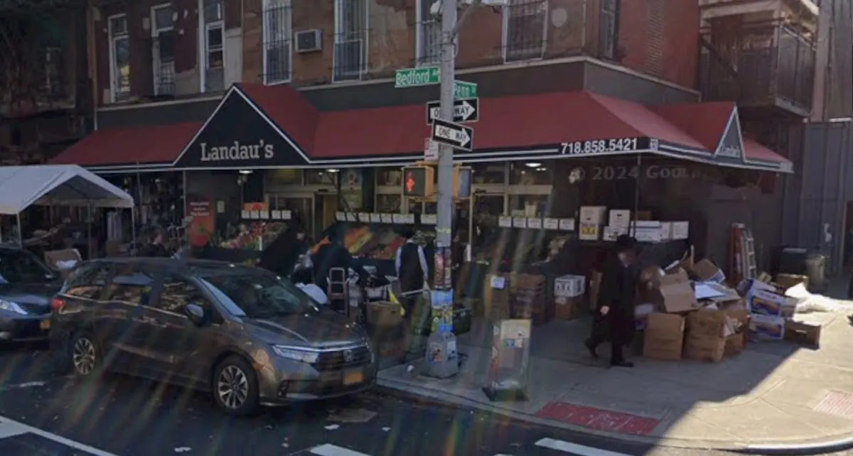 Landau's Supermarket — photo 8