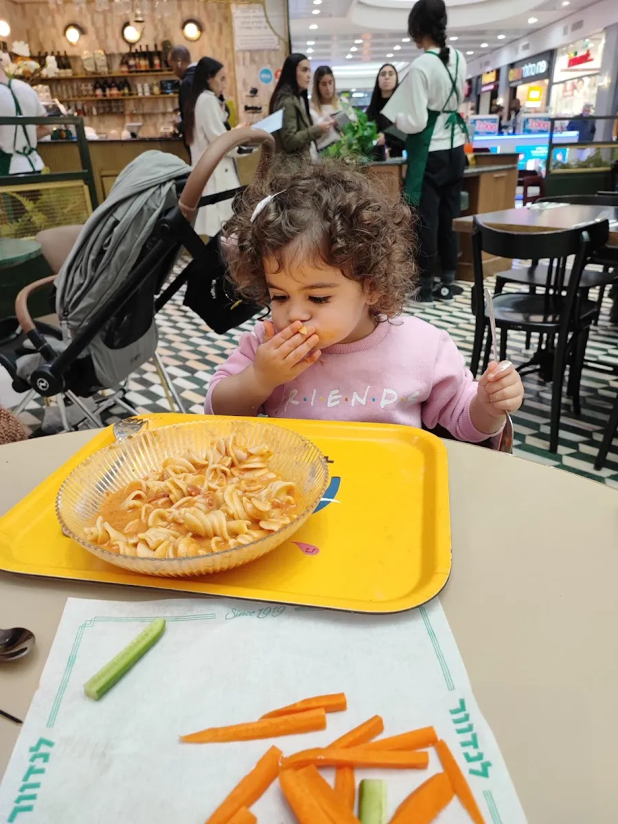 Landwer Cafe (Kanyon Ofer) — foto 9