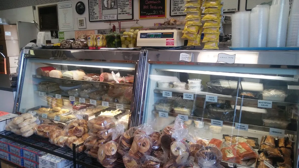 Larry Levine's Kosher Meats and Deli — foto 10