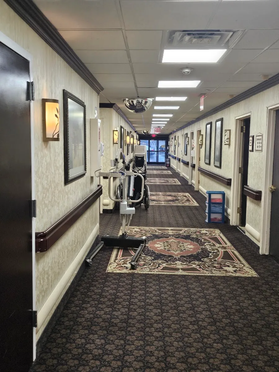 Leisure Chateau Care & Rehabilitation Center — photo 7