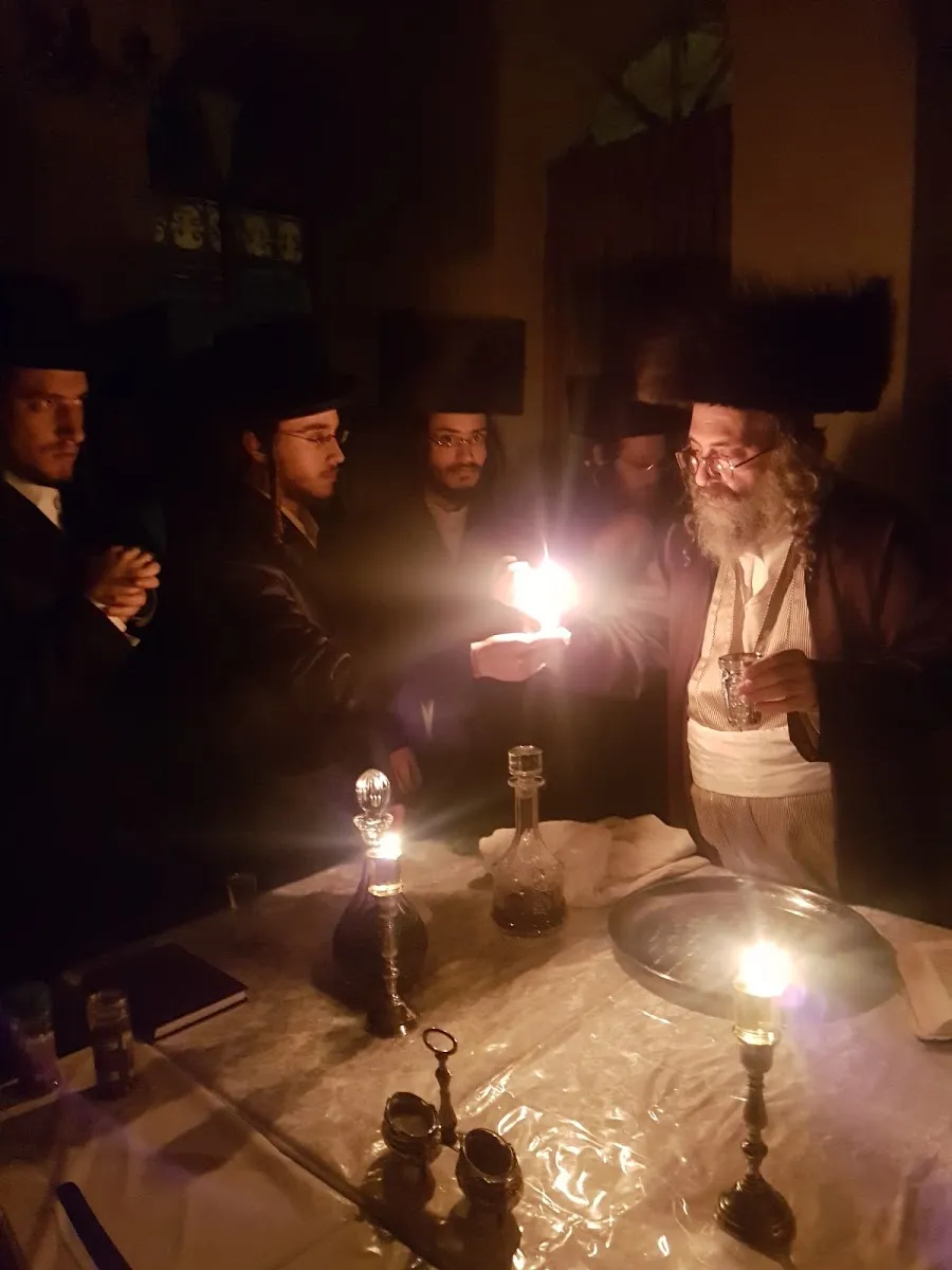 Lelov Zot Zikaron Beit Midrash and Kollel — foto 3
