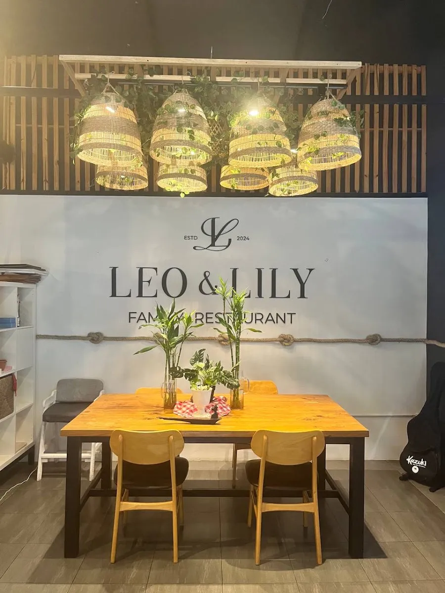 Leo & Lily Family Restaurant