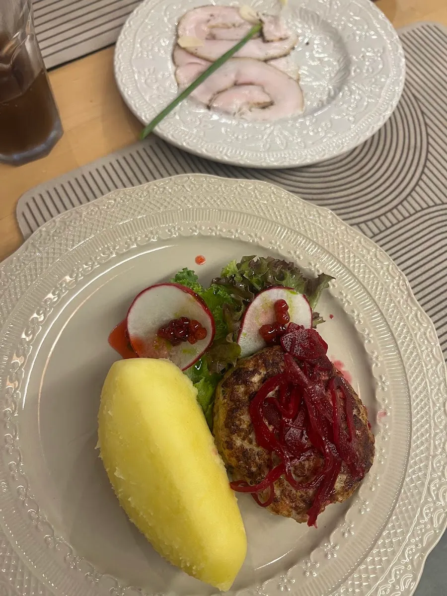 Leo & Lily Family Restaurant — photo 7