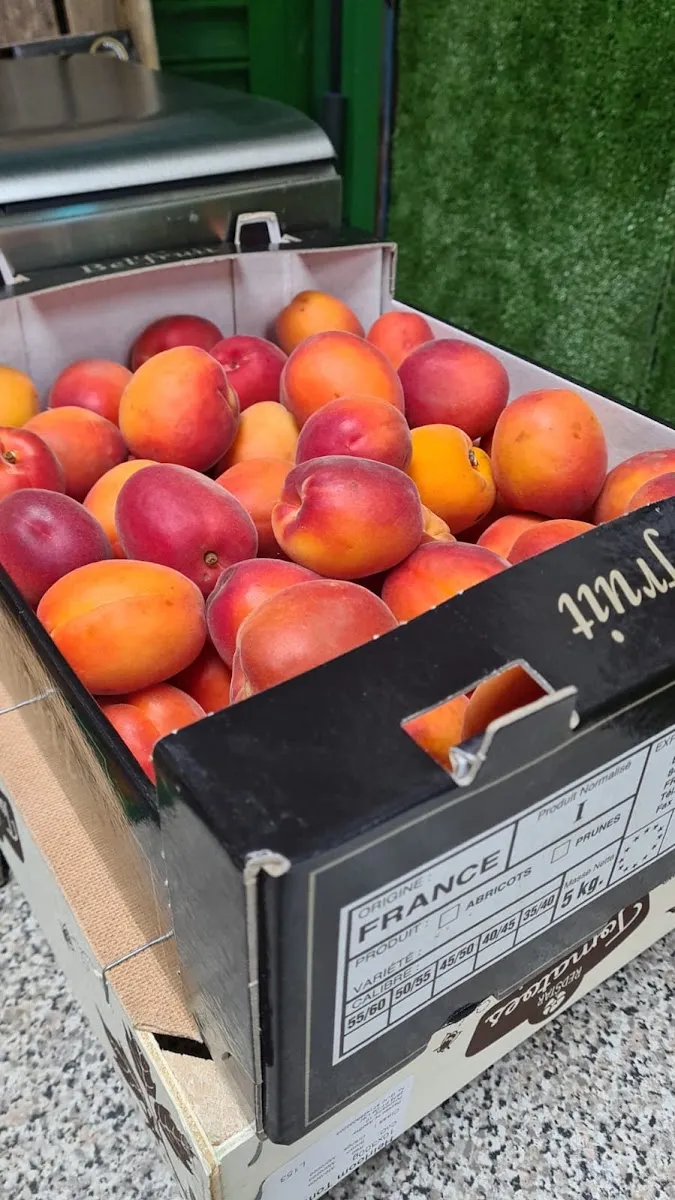 Leons Fruit Shop — photo 8