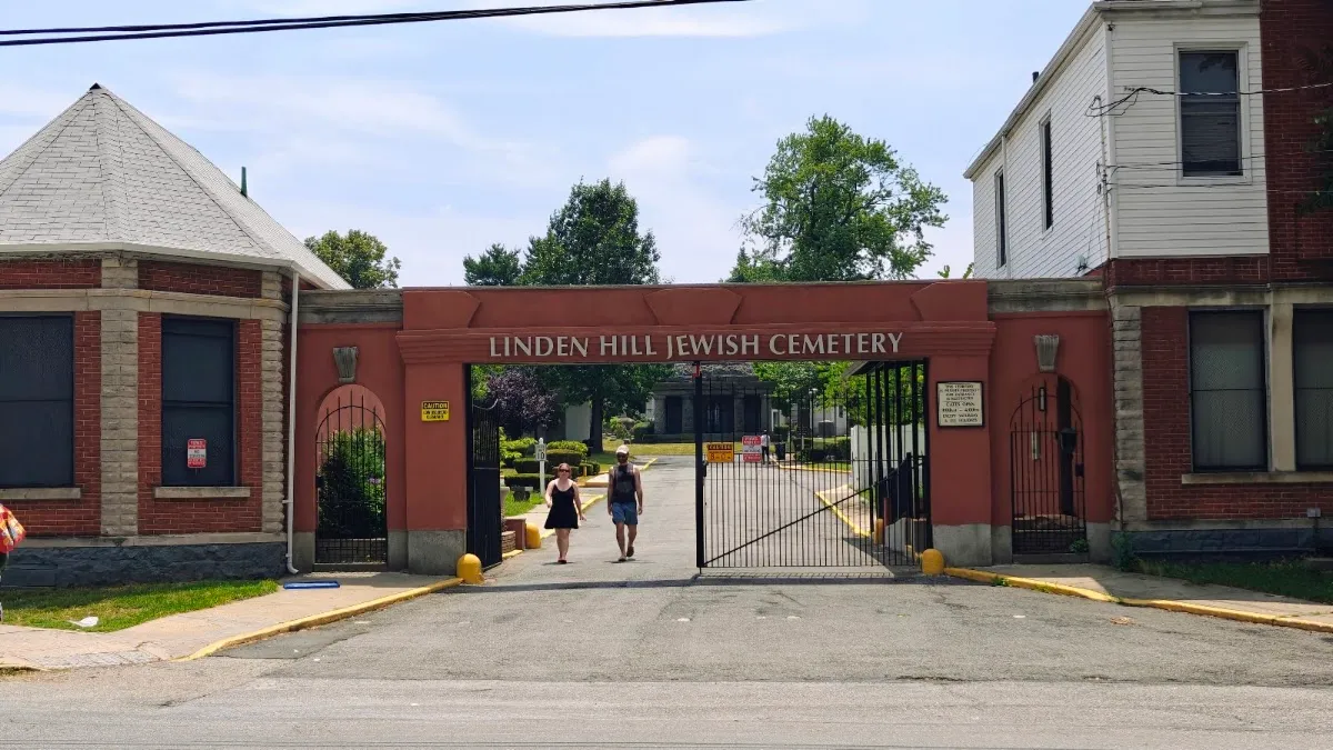 Linden Hill Jewish Cemetery