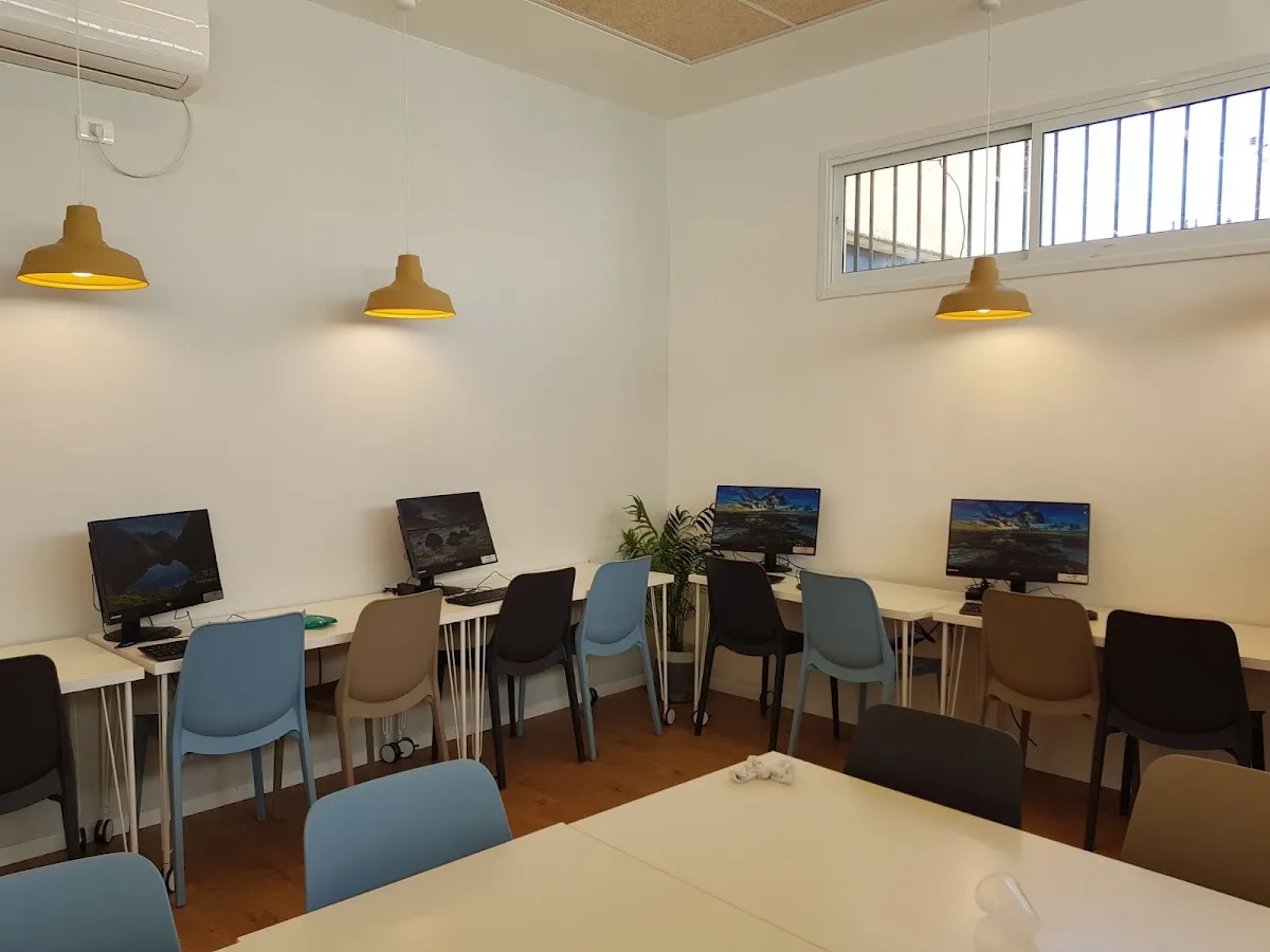 Lubavitch Yeshiva Ohel Tmimim' — foto 3