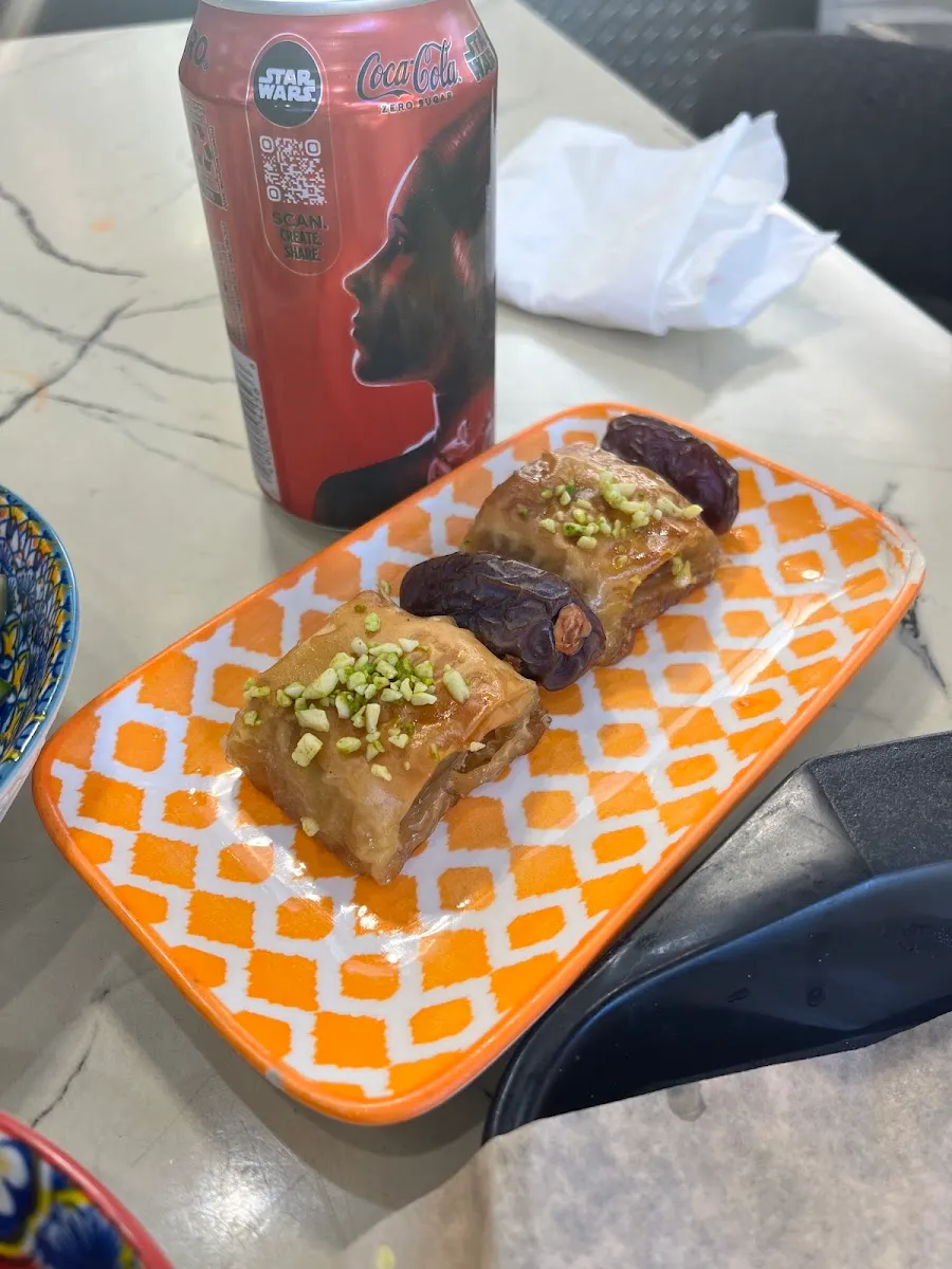 Lucia Mediterranean Grill – Mid-City LA | Shawarma • Falafel • Kebab — foto 4
