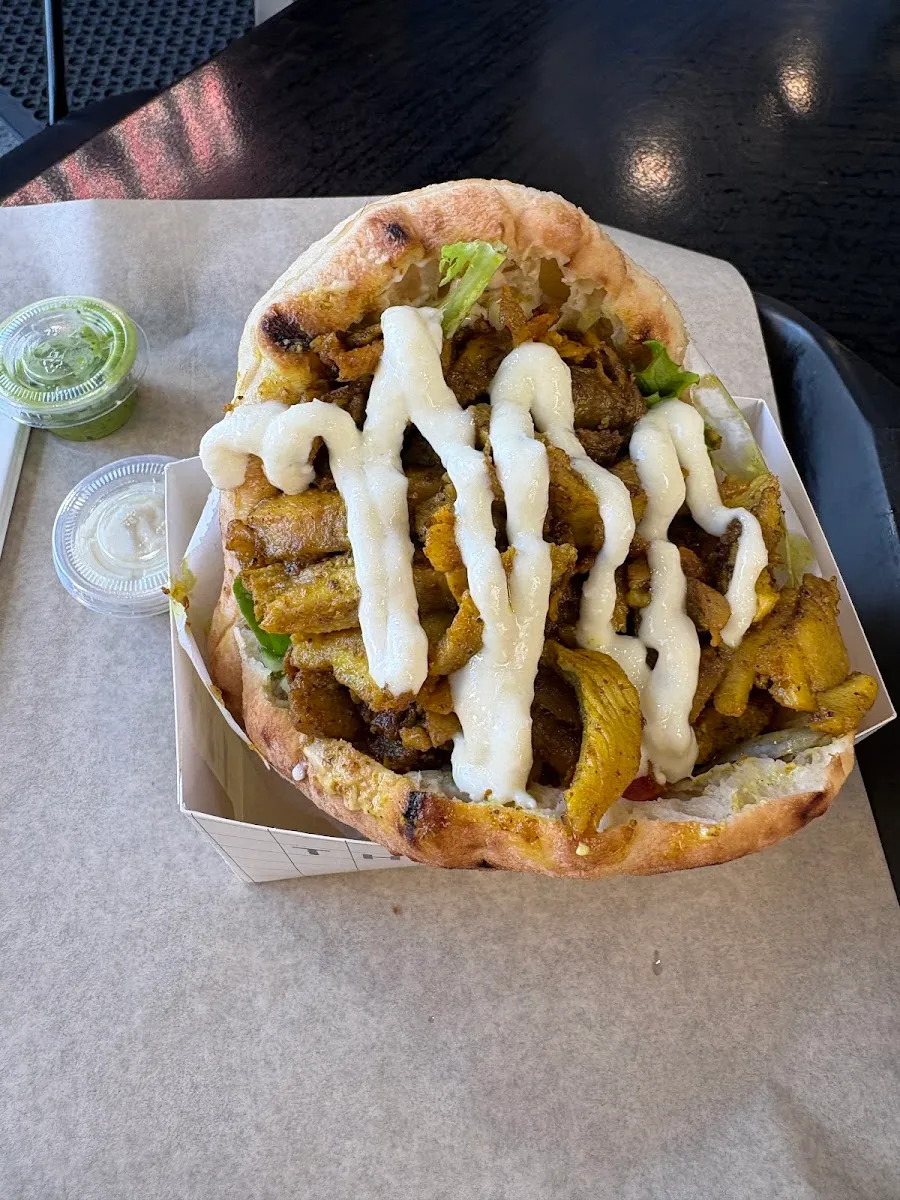 Lucia Mediterranean Grill – Mid-City LA | Shawarma • Falafel • Kebab — foto 10