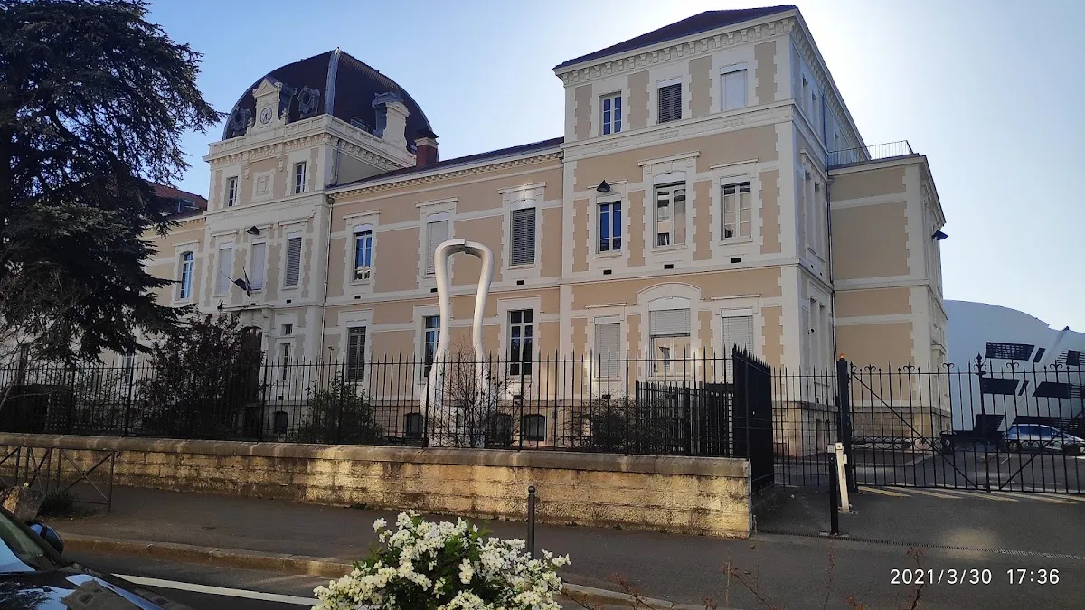 Lycée Beth Hanna