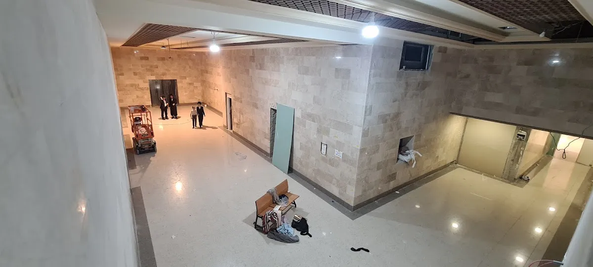 Machnovka Belz Great Beit Midrash — foto 7