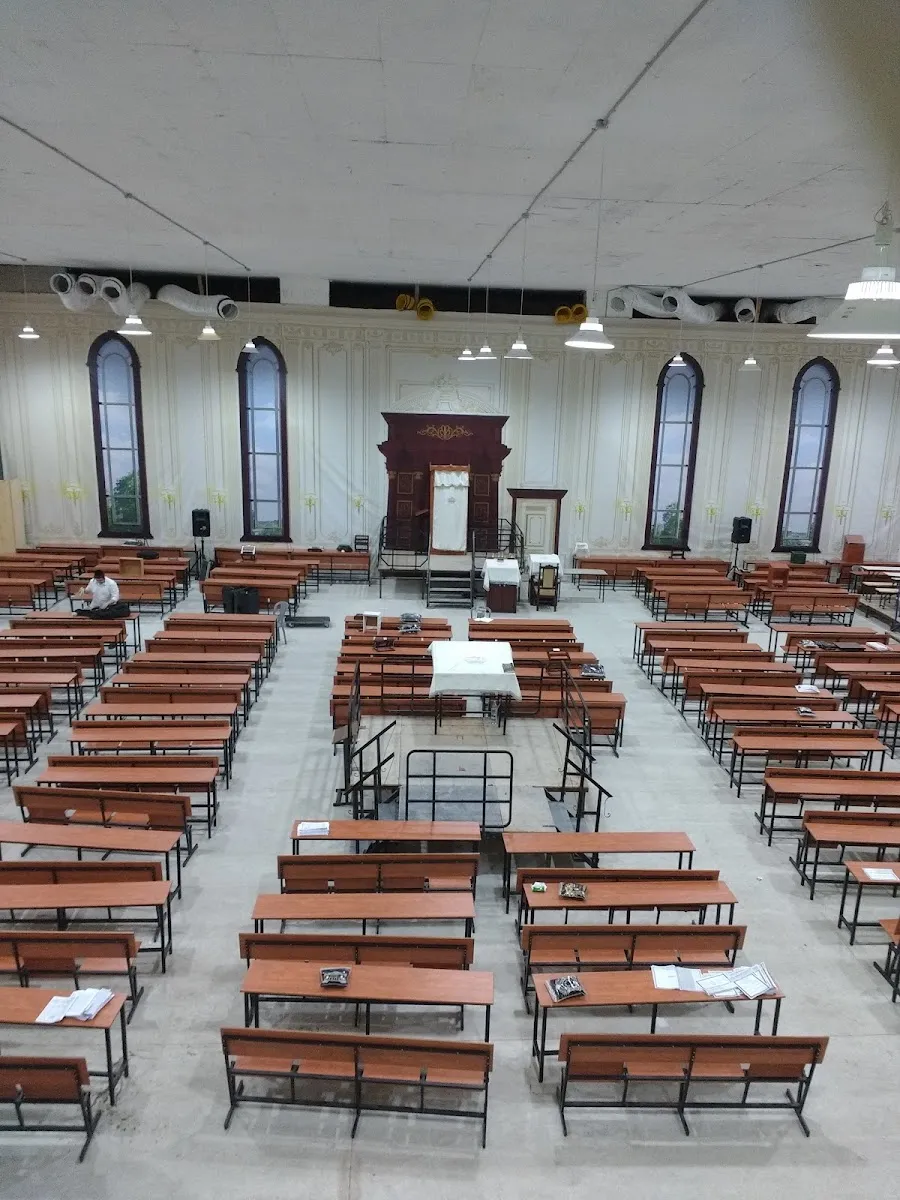 Machnovka Belz Great Beit Midrash — foto 8