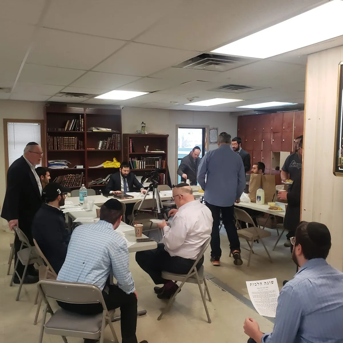 Machon Maggid Harakiah, Kehilas Tiferes Mordechai (Rabbi Glatstein’s Shul)