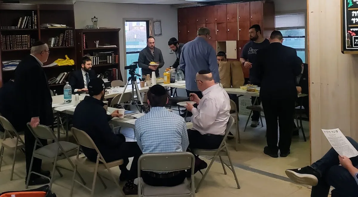 Machon Maggid Harakiah, Kehilas Tiferes Mordechai (Rabbi Glatstein’s Shul) — photo 2