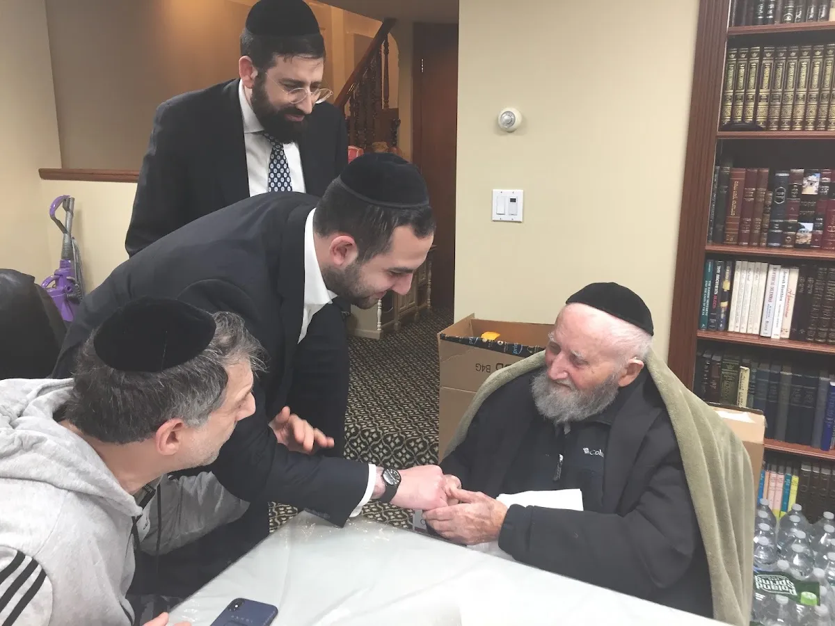 Machon Maggid Harakiah, Kehilas Tiferes Mordechai (Rabbi Glatstein’s Shul) — photo 8