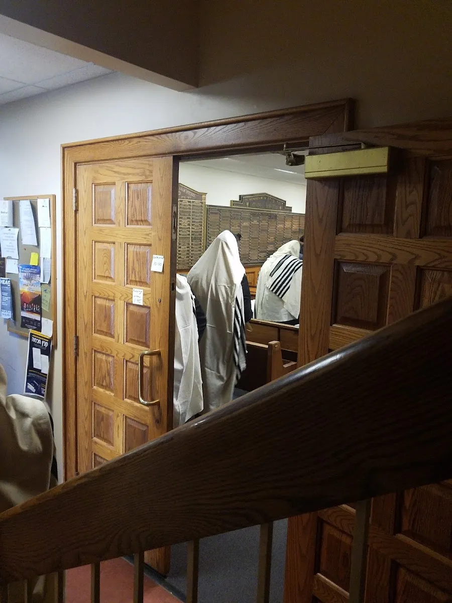 Machzikeh Hadas Congregation — foto 2