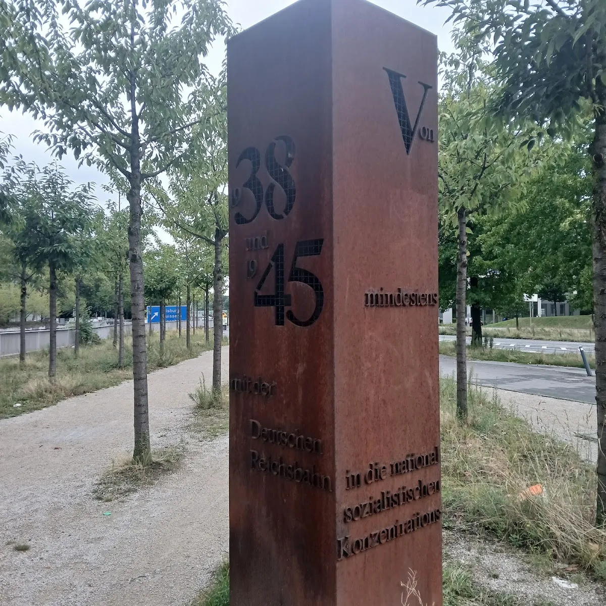 Mahnmal für 130 deportierte jüdische Kinder aus Duisburg