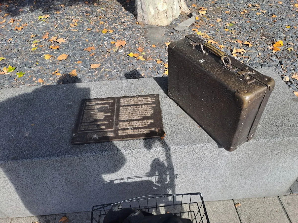 Mahnmal für deportierte Juden aus Trier — photo 4