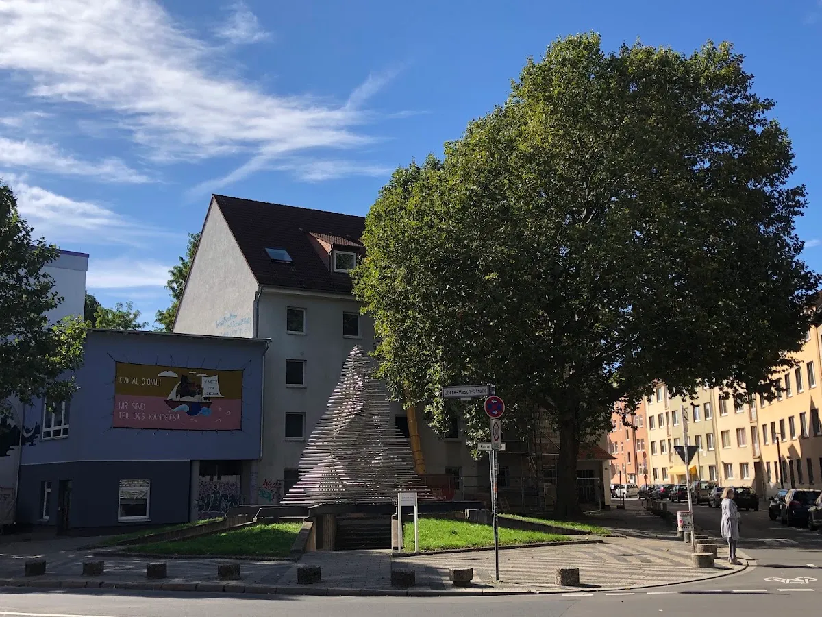 Mahnmal für die Synagoge Göttingen — foto 8