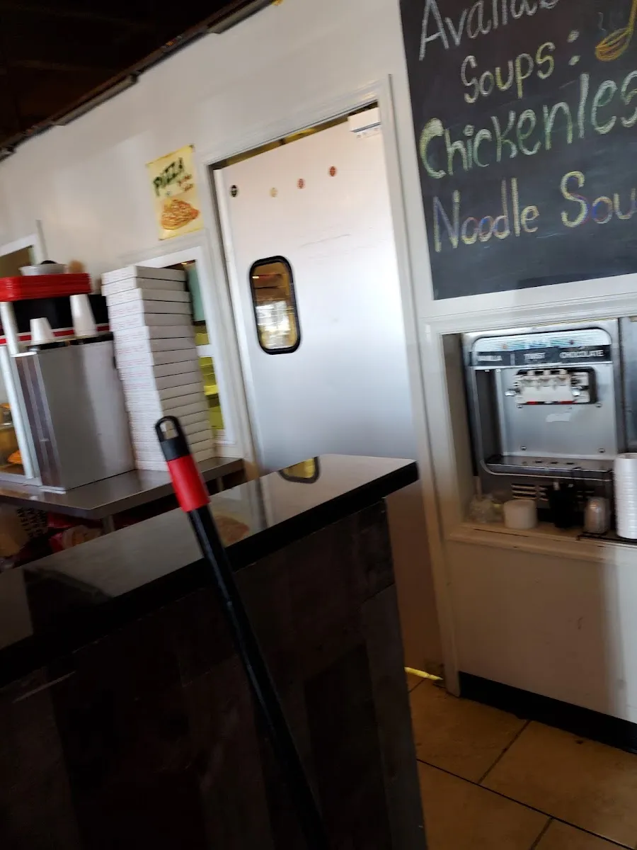 Mama Leah's Pizza — photo 7