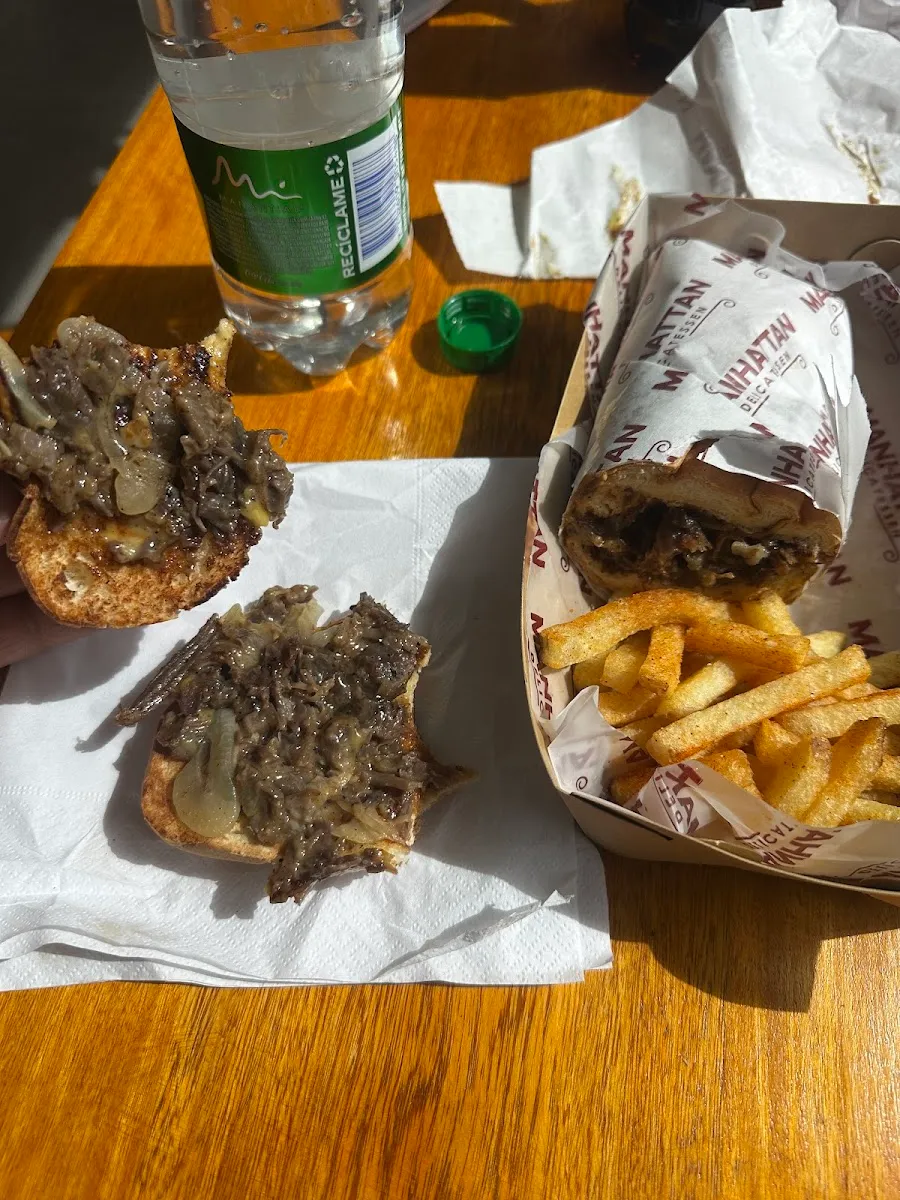 Manhattan Delicatessen — photo 3