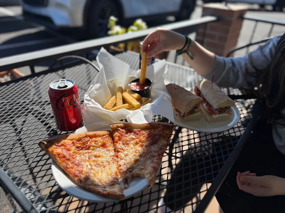 Manhattan Pizza and Subs — photo 8