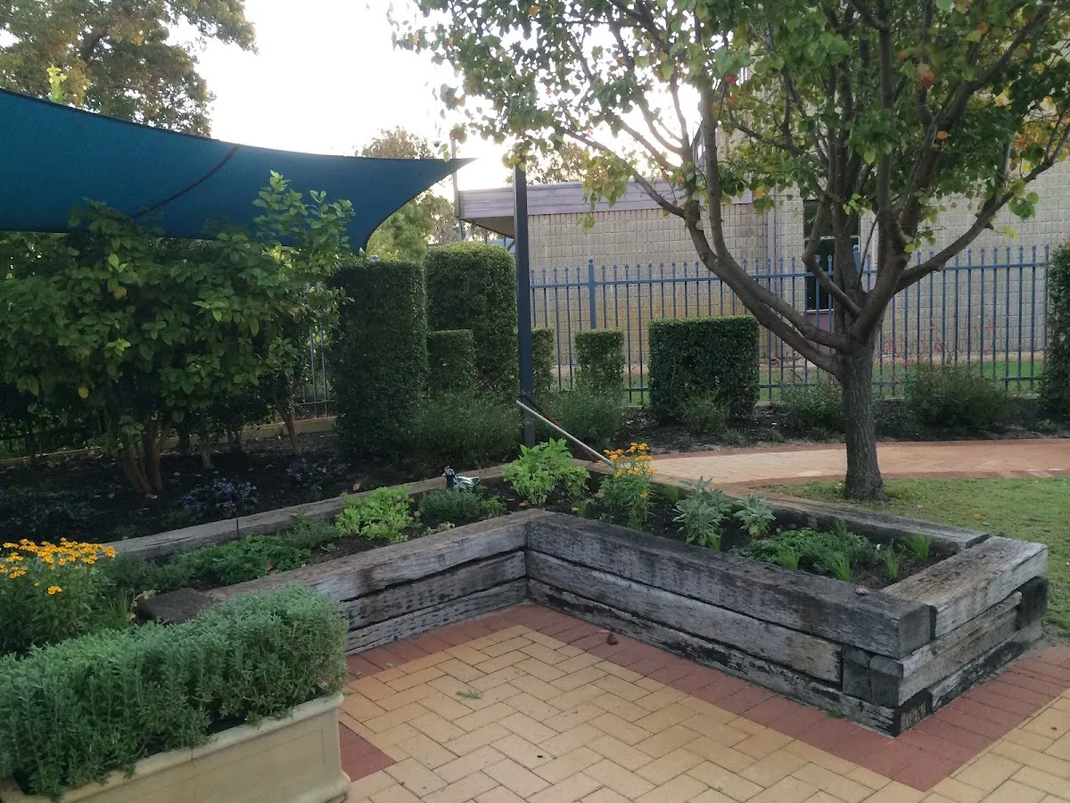 Maurice Zeffert Home — photo 4