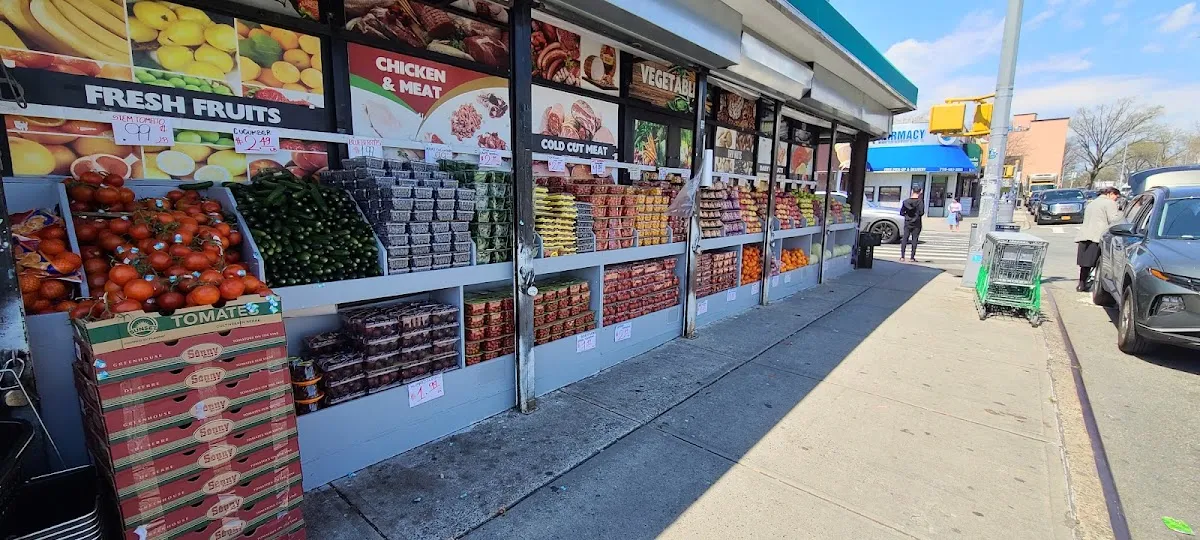 Mazal Glatt Supermarket