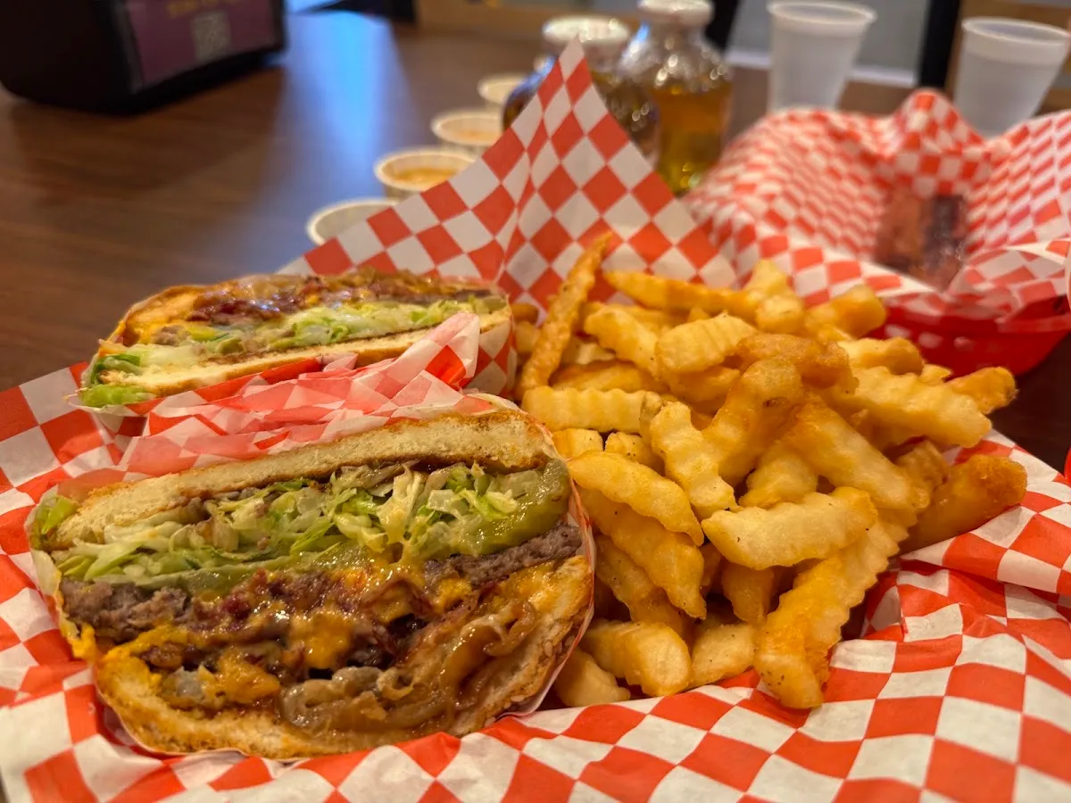 Melrose Burgers 'N Fries — foto 8