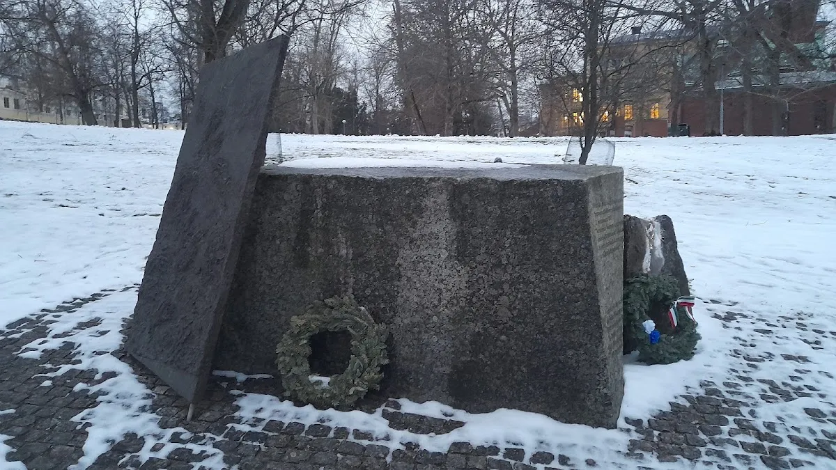 Memorial a los Refugiados Judios de Helsinki — photo 2
