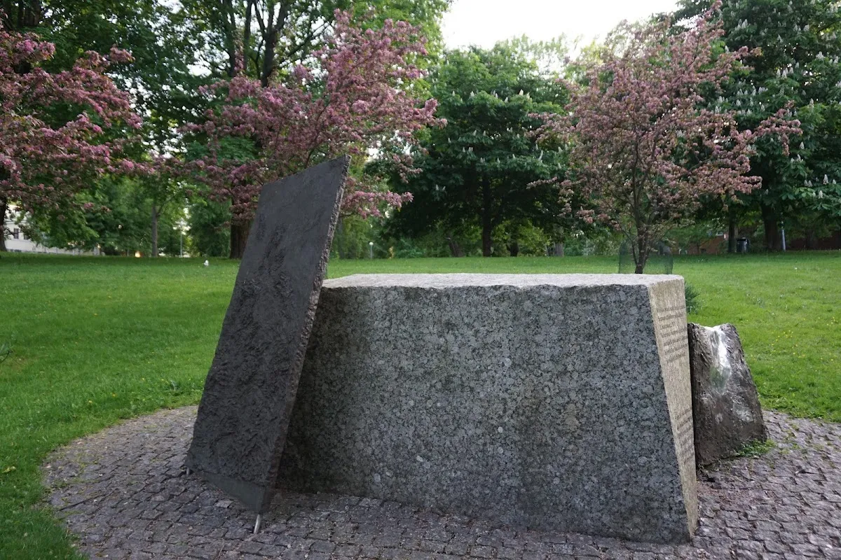Memorial a los Refugiados Judios de Helsinki — photo 9